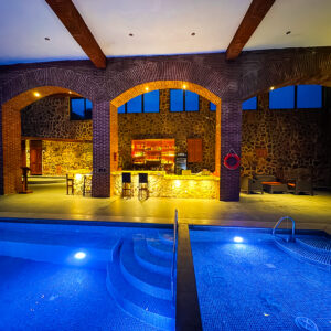 Day pass Piscina y Manicure